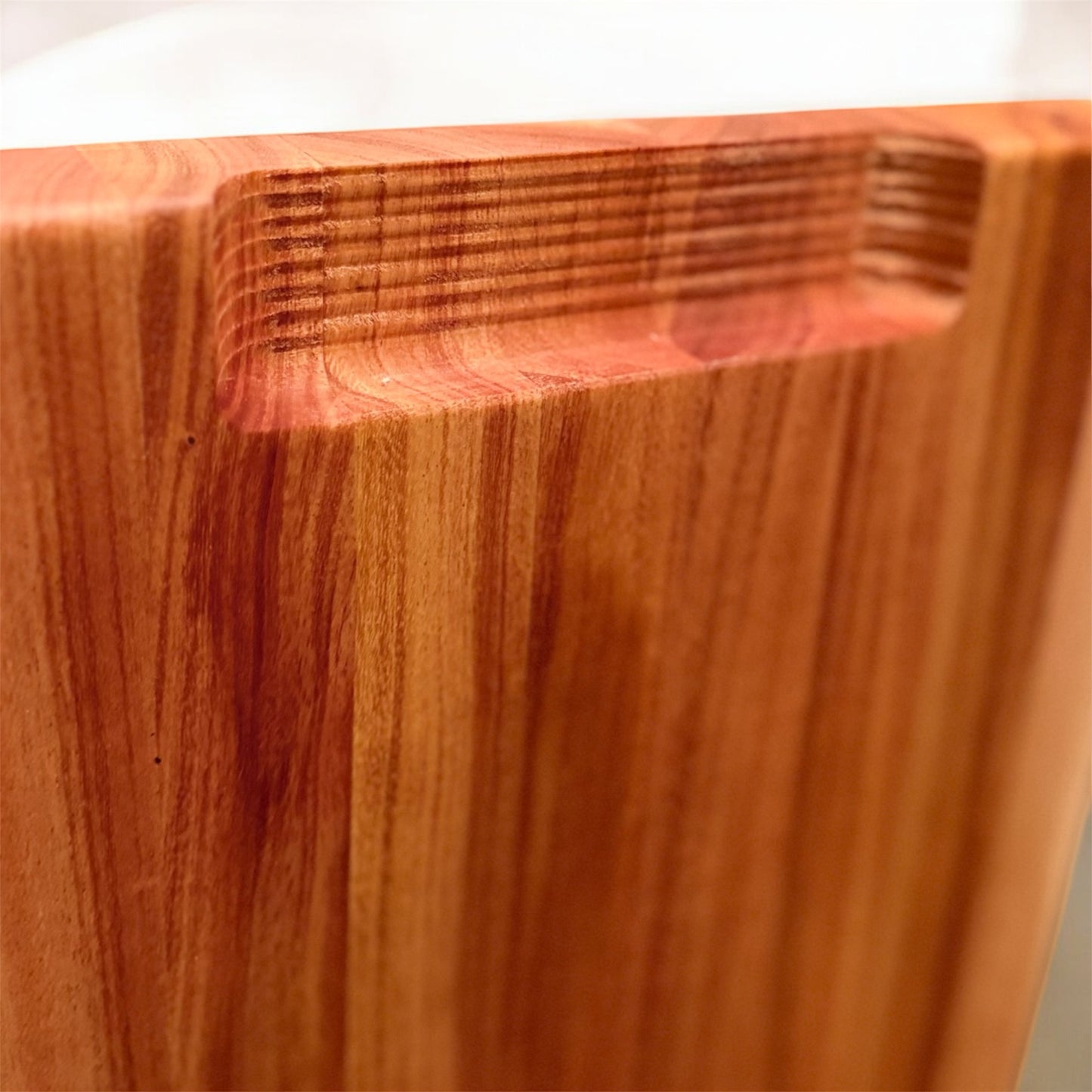 Premium Cutting Block Sleek - SMALL - Our Sleek Collection blends durability, function and minimalist design. Perfect for everyday use or welcoming guests